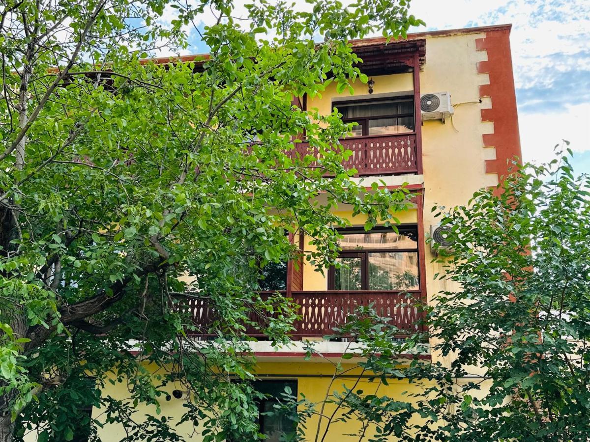 Old Armenia Hotel Erivan Exterior foto